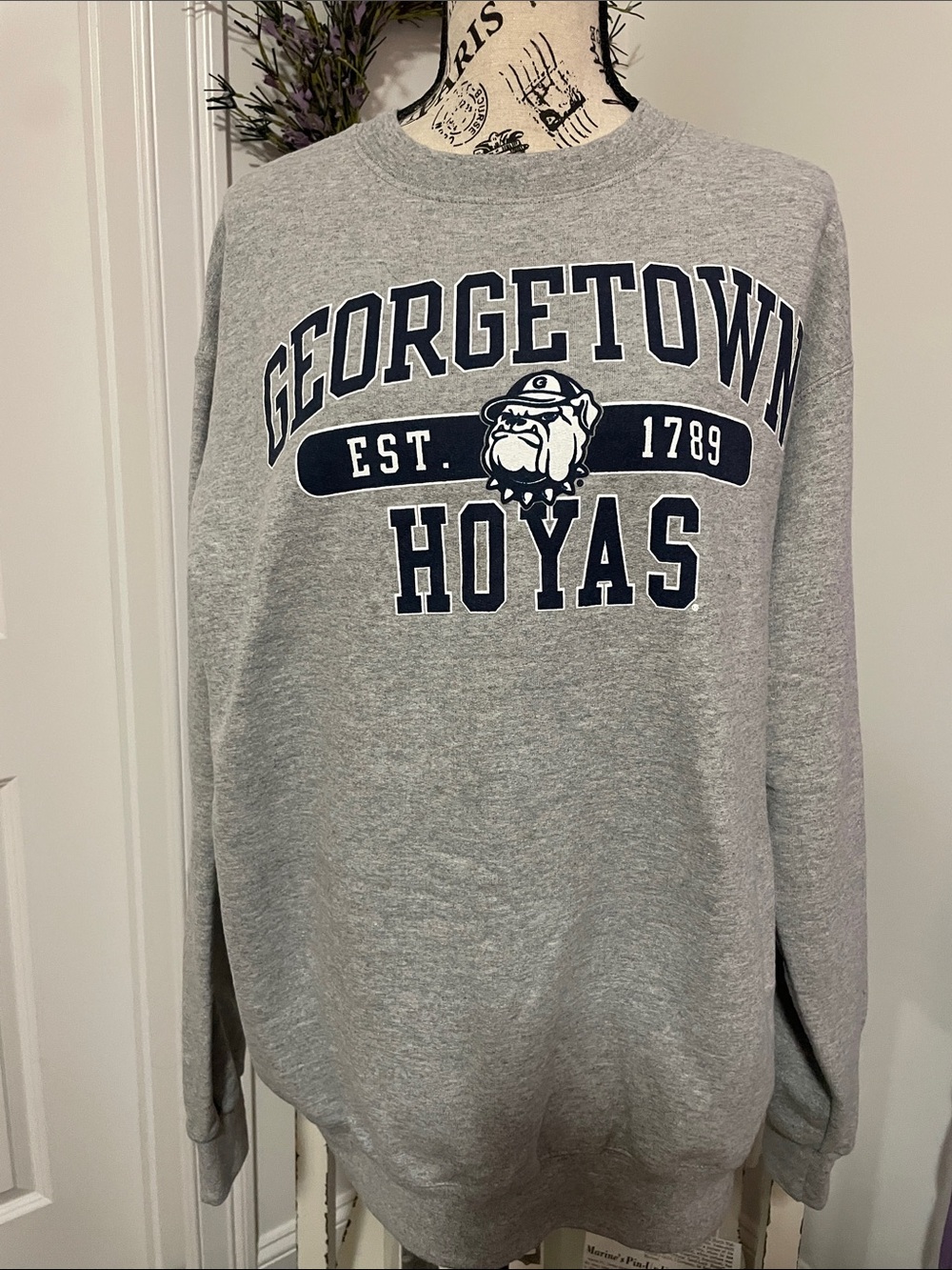 Georgetown Hoyas Women’s Gray/Navy Crewneck Sweatshirt XL